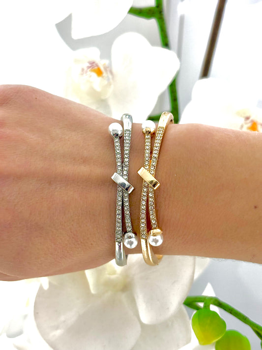 Cross over bangle with pearl