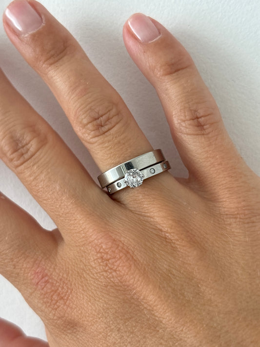 Engagement ring and wedding band ring set in Silver or Gold Stainless steel water resistant R5