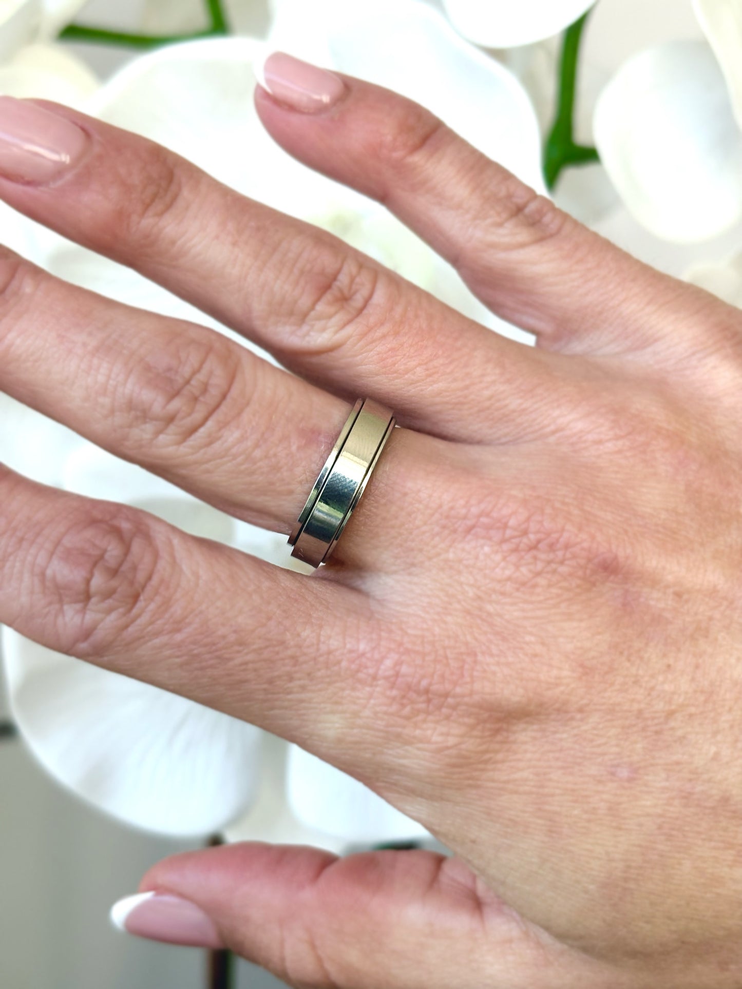 Spinning fidget ring for men or women